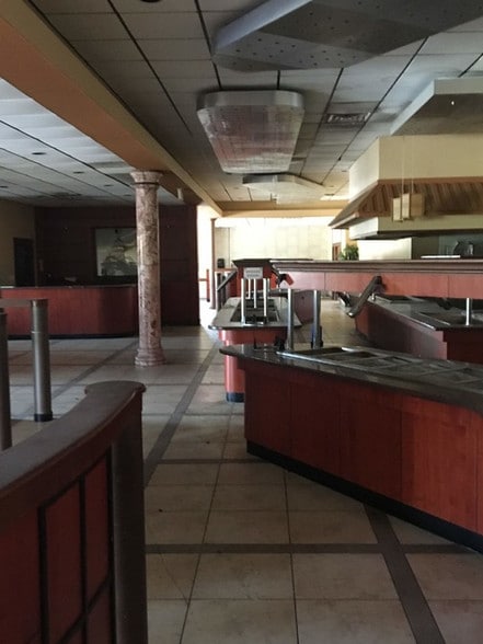 More Photos Of 5151 Avenue H, Rosenberg Restaurant For Sale