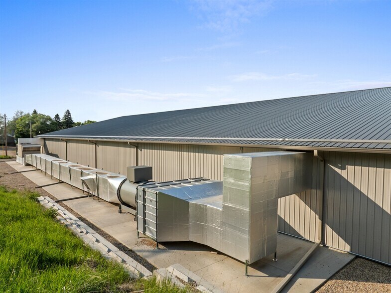 More Photos Of 7051 Highway 2 and 52 W, Minot Warehouse For Sale