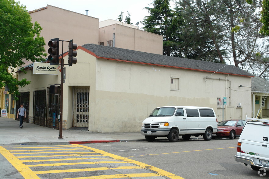 Primary Photo Of 2800 Telegraph Ave, Berkeley Freestanding For Sale