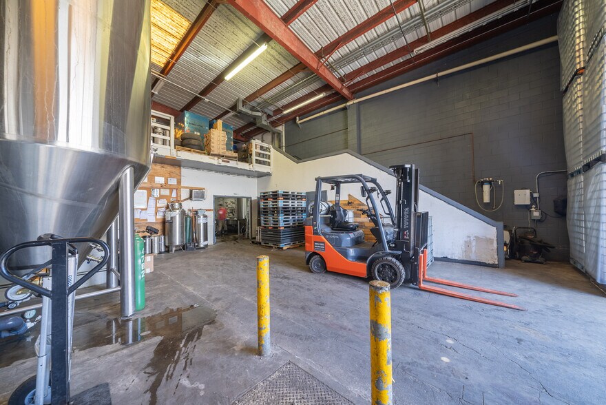 More Photos Of 2003 Colburn St, Honolulu Warehouse For Sale