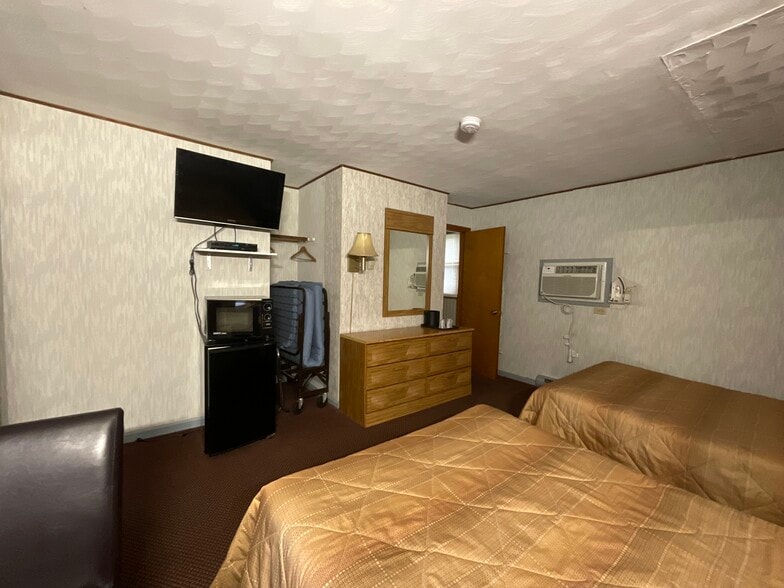 More Photos Of 42 Stockbridge Rd, West Stockbridge Hotel For Sale