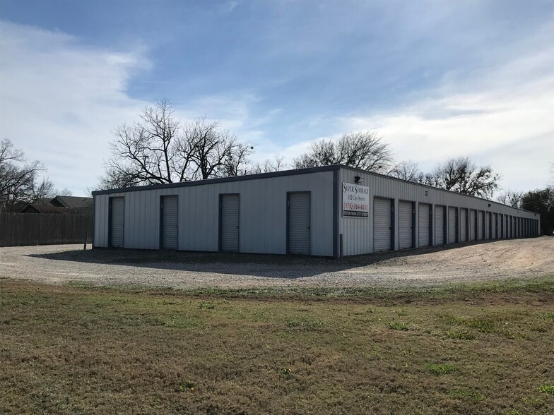 More Photos Of 412 City, Caldwell Self Storage For Sale