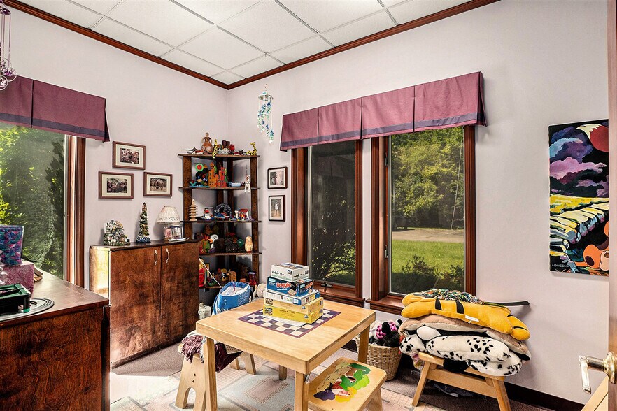 More Photos Of 4165 Lippincott Blvd, Burton Light Distribution For Sale