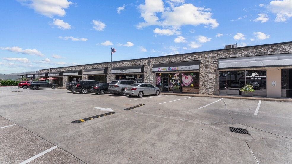 More Photos Of 16522-16536 Park Row, Houston Light Distribution For Sale