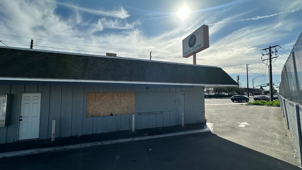 More Photos Of 10051 McFadden Ave, Westminster Fast Food For Lease