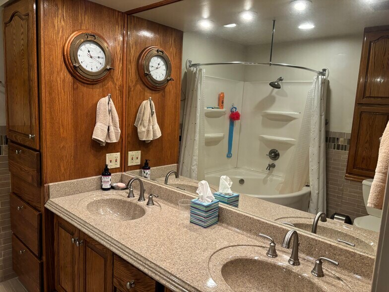 More Photos Of 2884 Fort St, Lincoln Park Office Residential For Sale