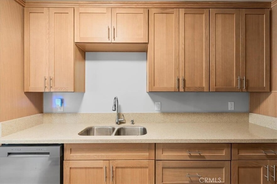 More Photos Of 1901 Hauser Blvd, Los Angeles Apartments For Sale