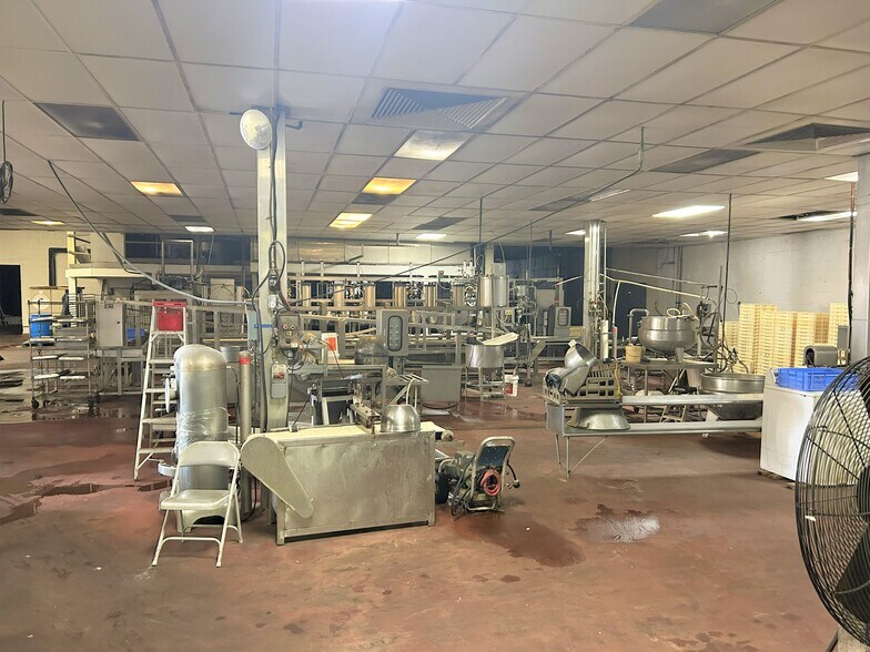 More Photos Of 901-909 S Carey St, Baltimore Warehouse For Sale