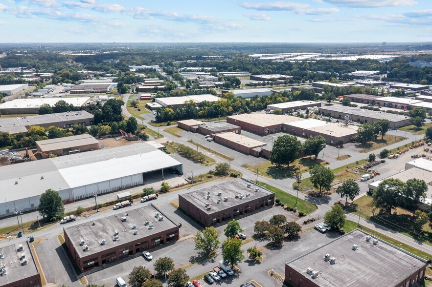 More Photos Of 350 Crompton St, Charlotte Industrial For Sale