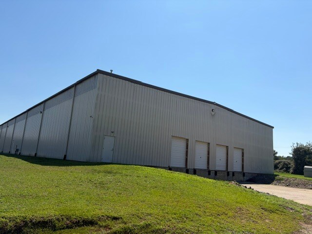 More Photos Of 101 Emmett Rd, Dunn Warehouse For Lease
