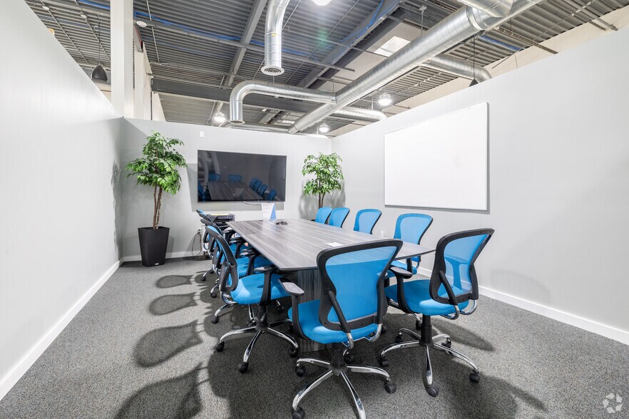 More Photos Of 530 West St, Braintree Manufacturing For Lease