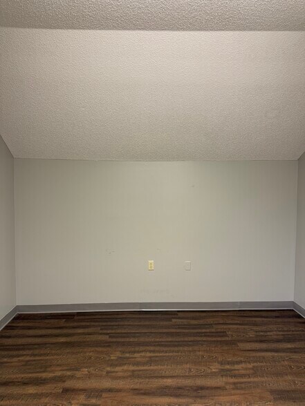 More Photos Of 310 Germantown Bend Cv, Cordova Office For Lease