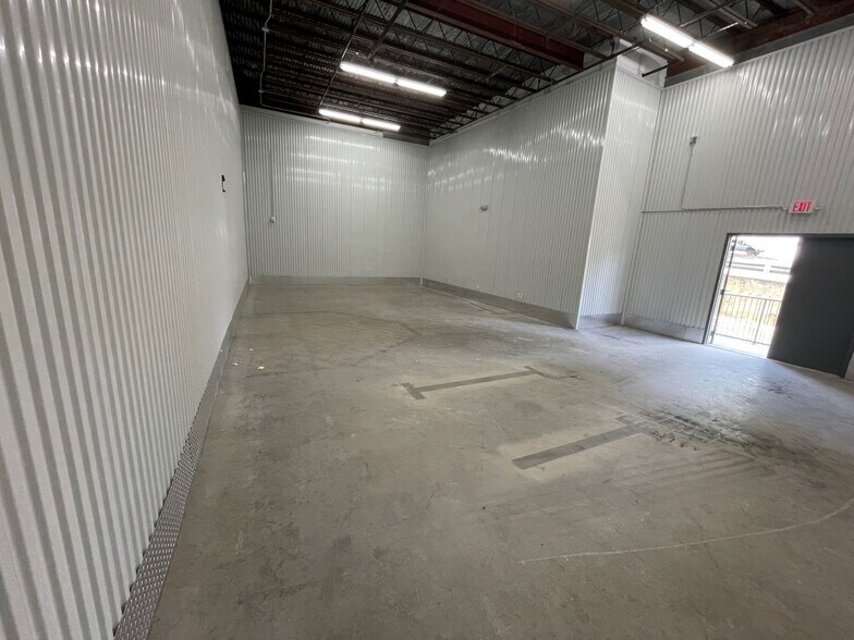More Photos Of 1101 W D St, North Wilkesboro Warehouse For Lease