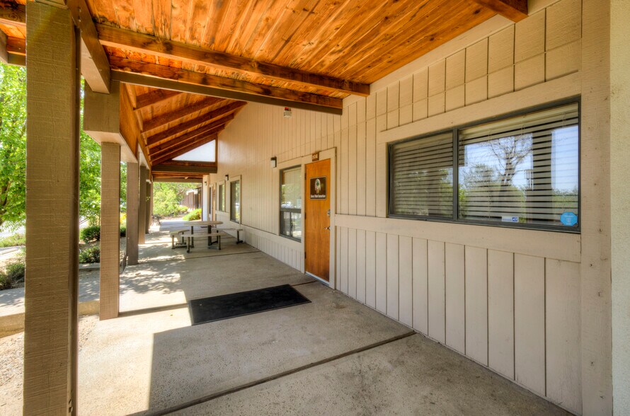 More Photos Of 31975-31985 Lodge Rd, Auberry Medical For Sale
