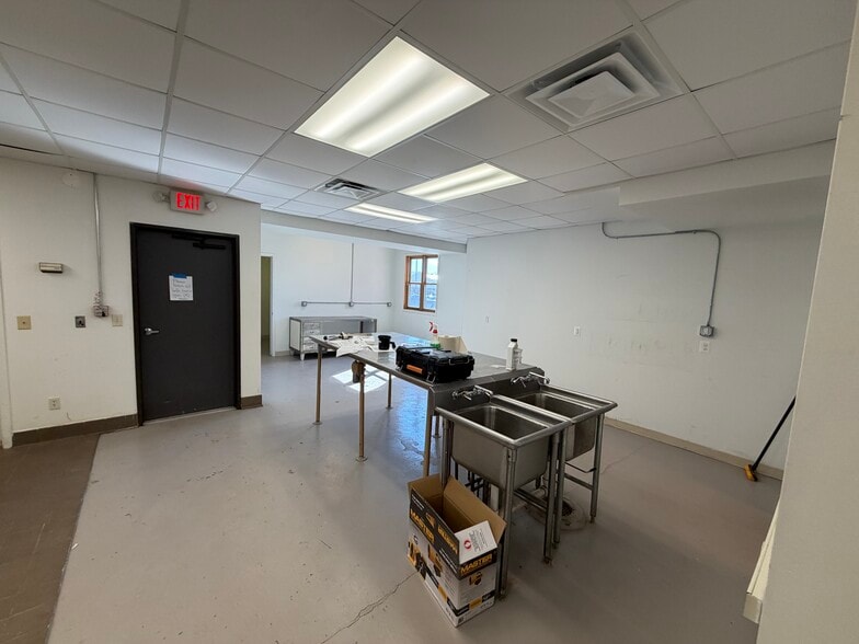 More Photos Of 150 S Washington St, Oxford Freestanding For Sale