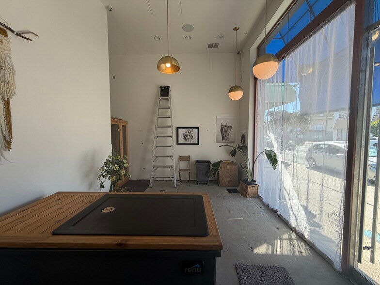 More Photos Of 342 S La Brea Ave, Los Angeles Storefront For Lease