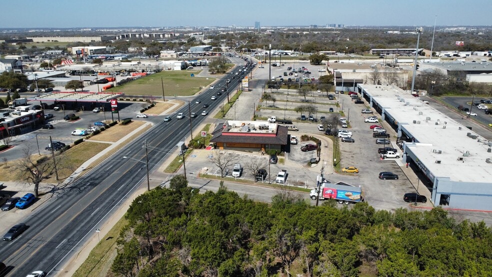 More Photos Of 904 E Braker Ln, Austin Fast Food For Sale