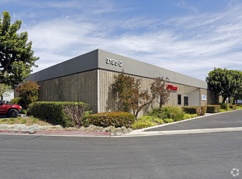 Primary Photo Of 3195 Airport Loop Dr, Costa Mesa Light Manufacturing For Lease