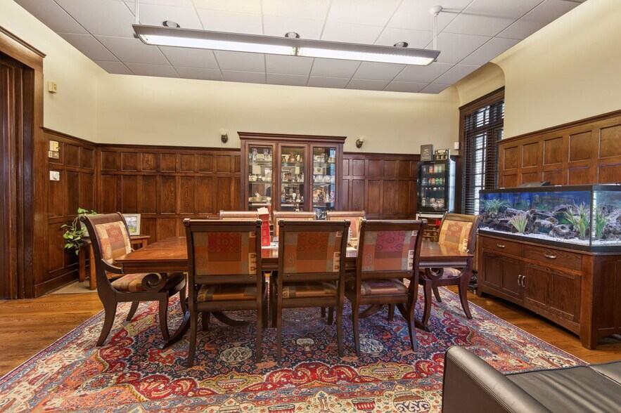 More Photos Of 1803 Clinch Ave, Knoxville Dormitory For Sale