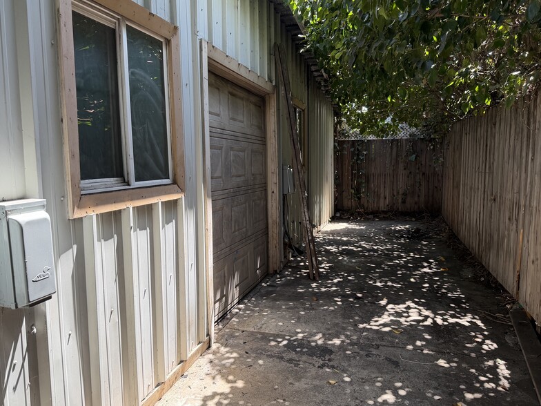 More Photos Of 1724 W 2nd St, Santa Ana Warehouse For Sale