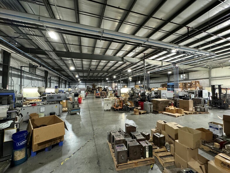 More Photos Of 4650 Chester Dr, Elkhart Warehouse For Sale