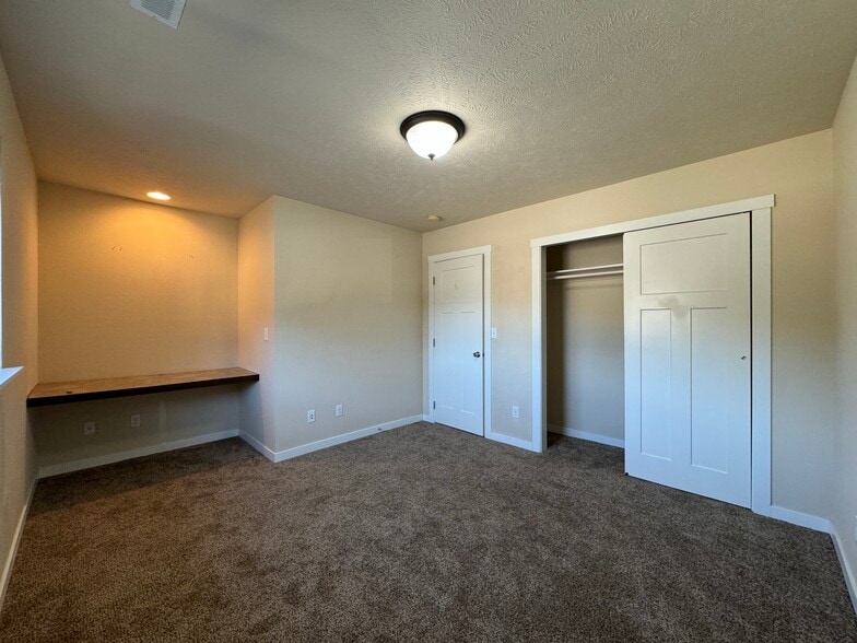 More Photos Of 917-922 W Pirate Ln, Spokane Apartments For Sale