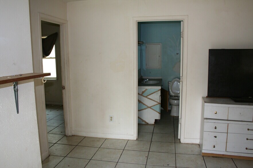 More Photos Of 12959 NE 250th Ct, Fort Mc Coy Freestanding For Sale