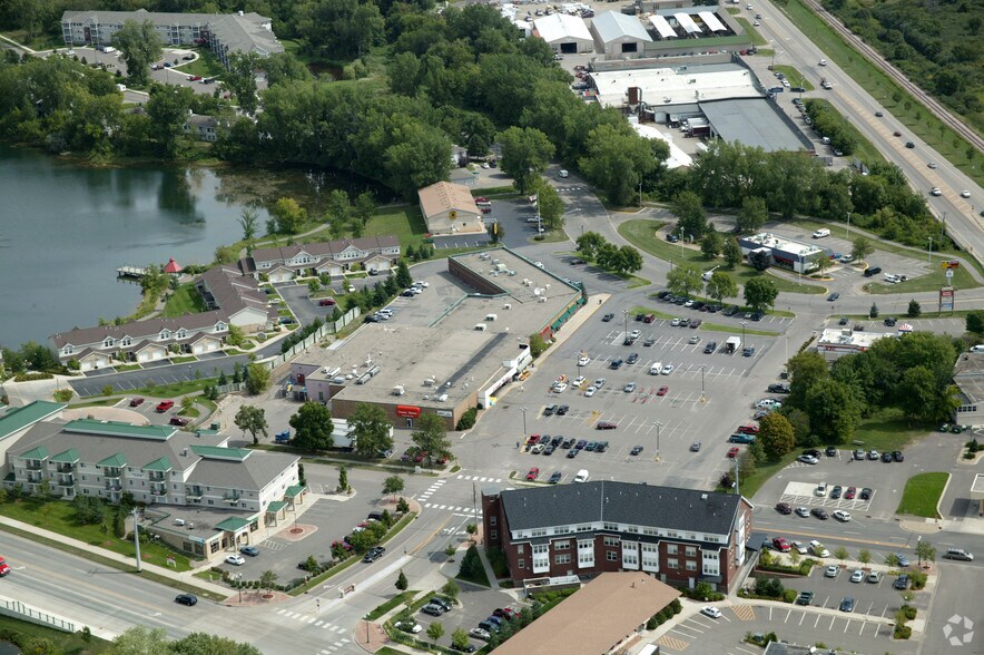 More Photos Of 802-822 Yellow Brick Rd, Chaska Unknown For Lease