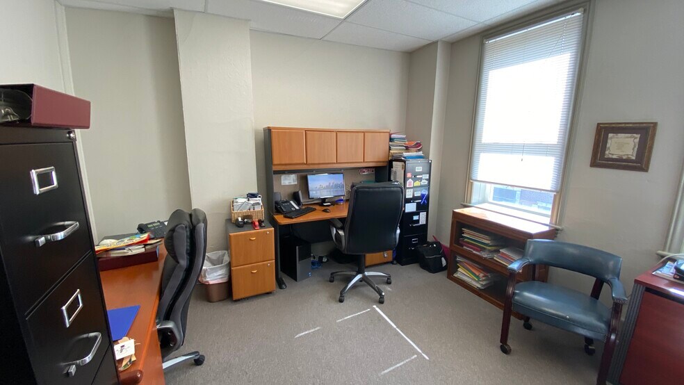 More Photos Of 309 S Main St, Phillipsburg Office For Sale