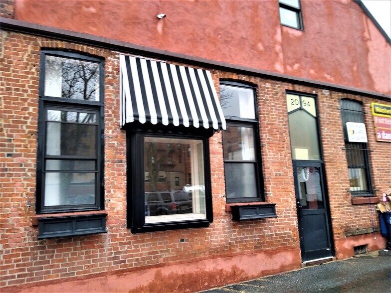 More Photos Of 2094 Boston Post Rd, Larchmont Storefront For Lease