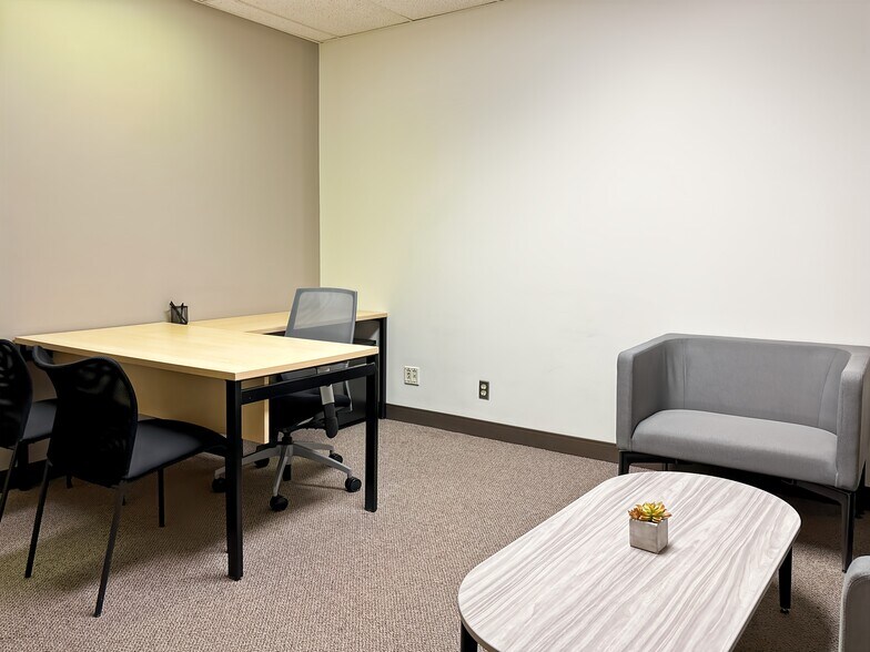 More Photos Of 100 W Big Beaver Rd, Troy Coworking Space