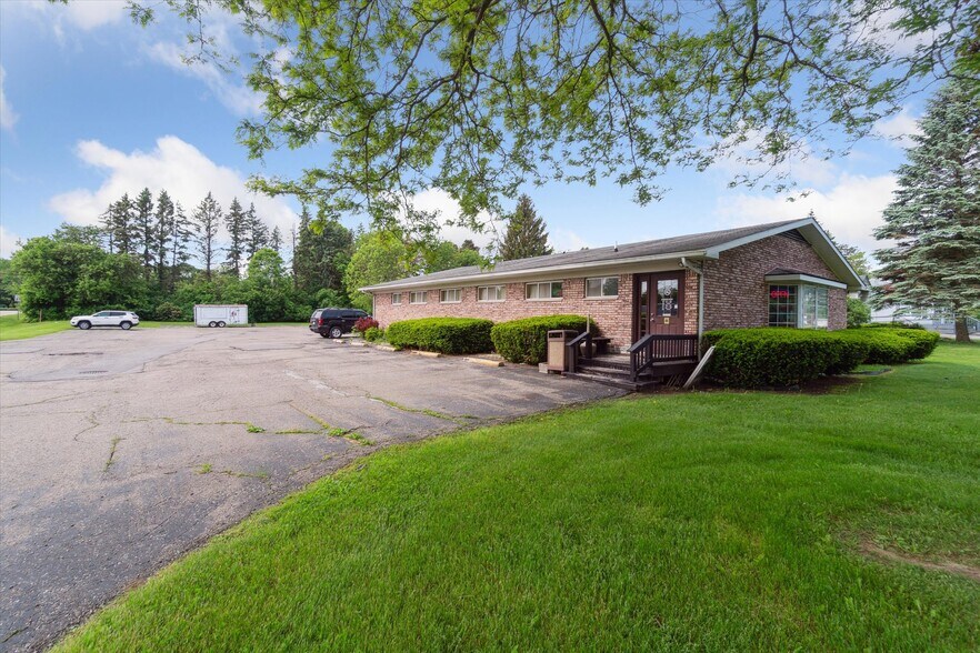 More Photos Of 4344 Richfield Rd, Flint Office For Sale