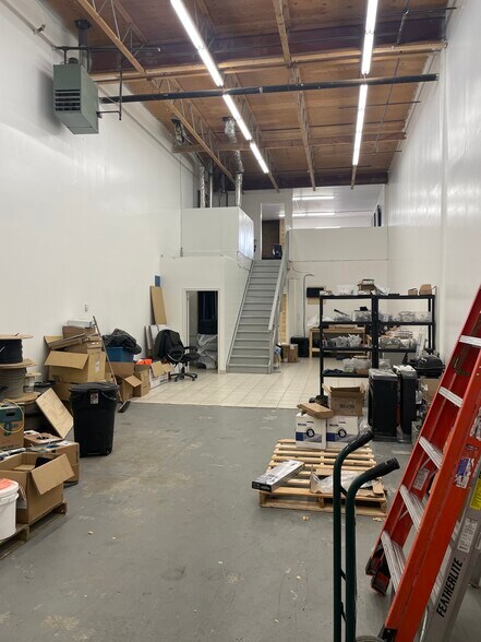 More Photos Of 1919 27th Ave NE, Calgary Warehouse For Sale