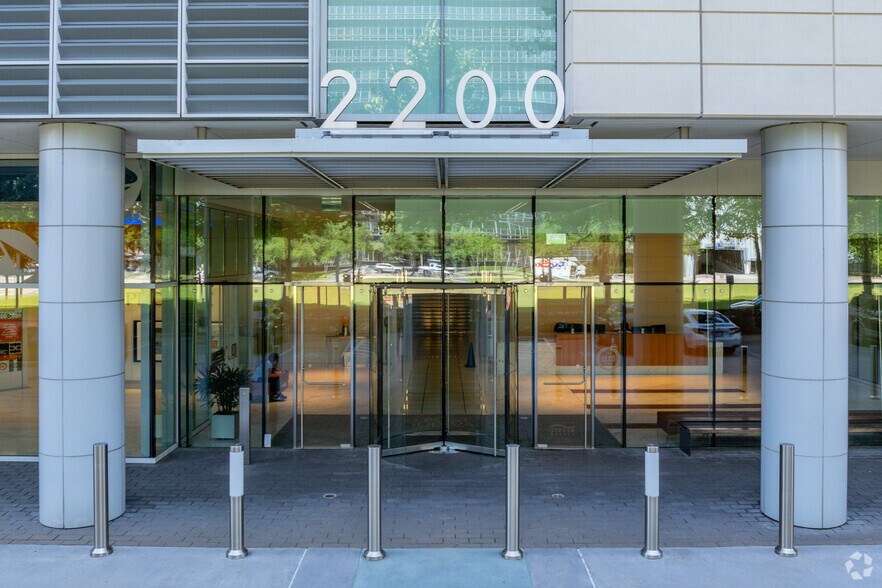 More Photos Of 2200 Post Oak Blvd, Houston Office For Lease