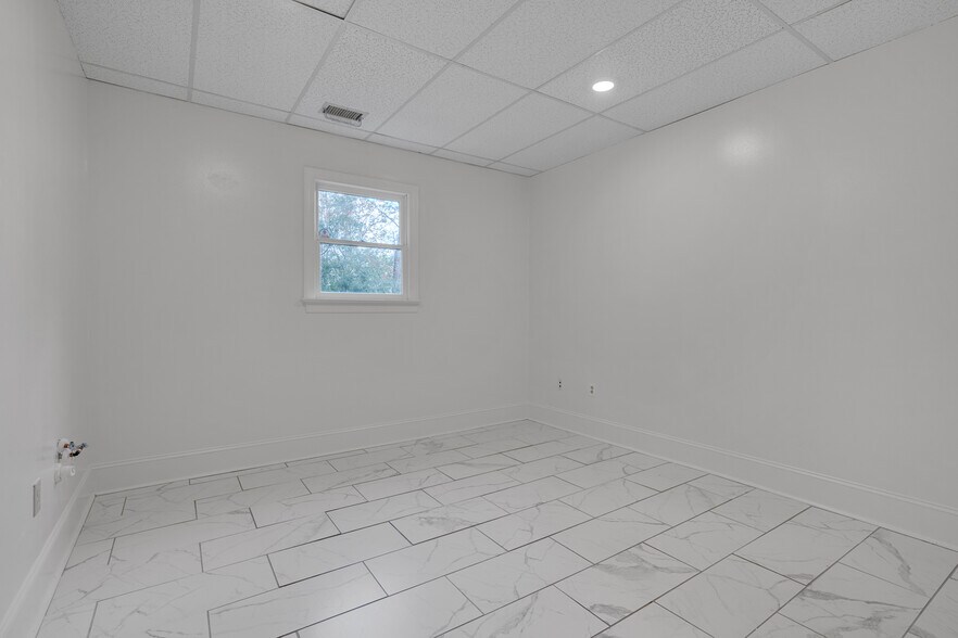 More Photos Of 131 Wind Chime Ct, Raleigh Office For Lease