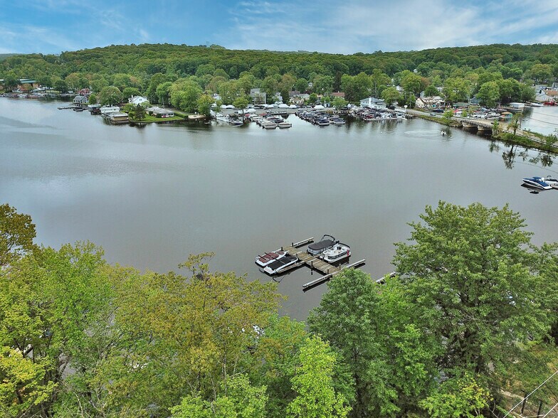More Photos Of 120 Brady Rd, Lake Hopatcong Restaurant For Sale