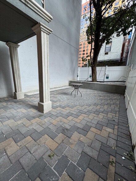 More Photos Of 212 E 35th St, New York Apartments For Sale