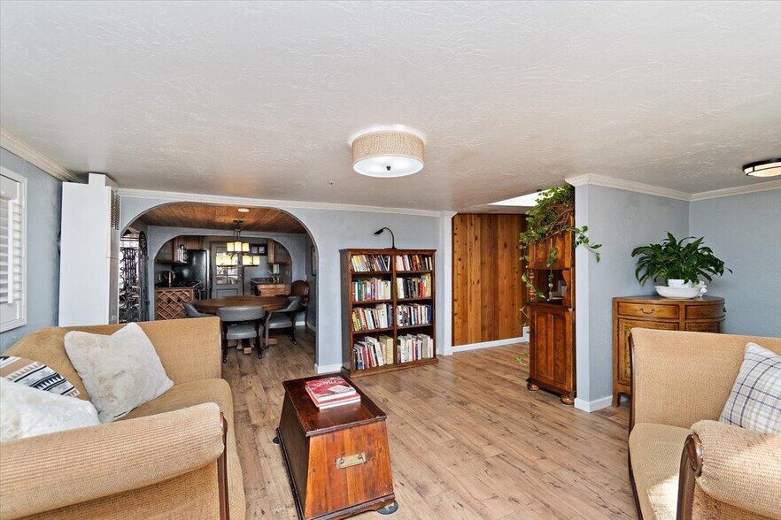 More Photos Of 39226 N Shore Dr, Fawnskin Restaurant For Sale