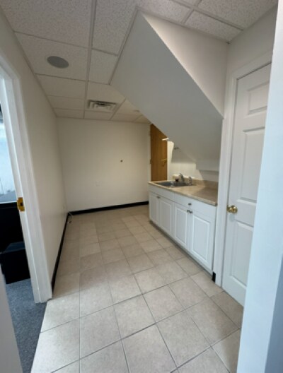 More Photos Of 901 Farmington Ave, West Hartford Medical For Lease