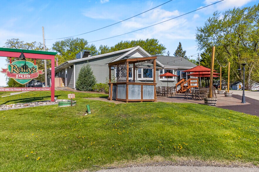 More Photos Of N4111 S Lakeshore Dr, Markesan Restaurant For Sale