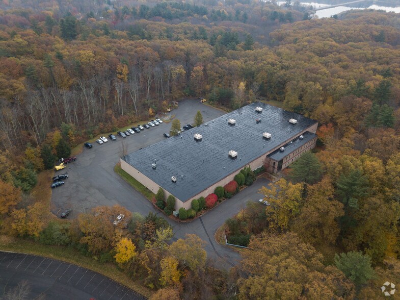 More Photos Of 4 Cabot Rd, Hudson Light Manufacturing For Sale