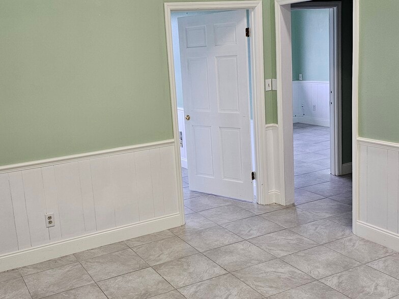 More Photos Of 2210 S Front St, Melbourne Office For Lease