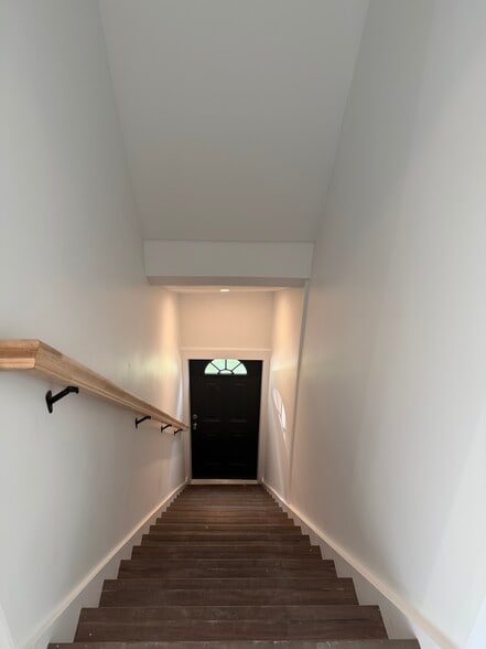 More Photos Of 903 1/2 New Bern Ave, Raleigh Office Residential For Lease