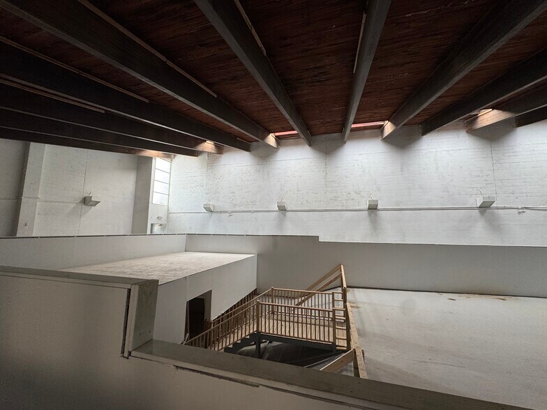 More Photos Of 115 Pioneer Way, Scottdale Warehouse For Sale