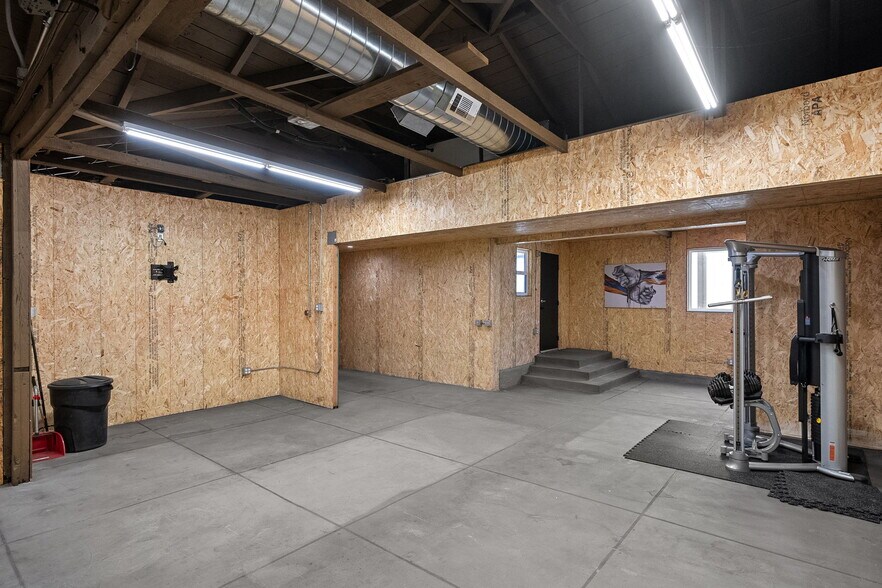 More Photos Of 5244 Vineland Ave, North Hollywood Loft Creative Space For Lease