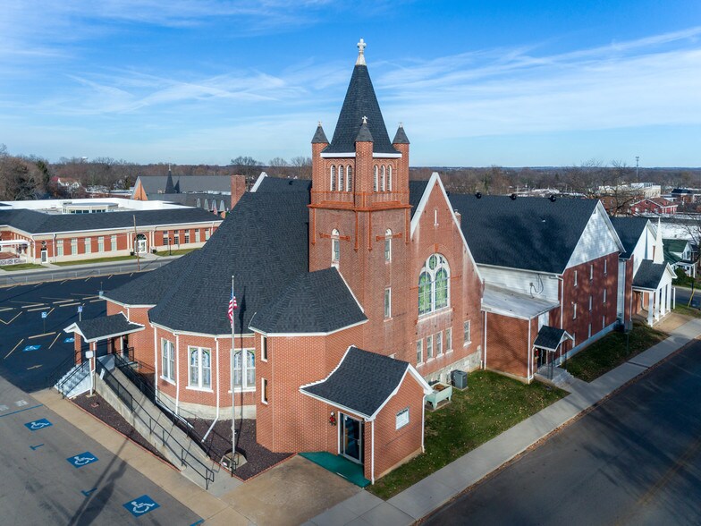 More Photos Of 305 W Columbia St, Farmington Religious Facility For Sale