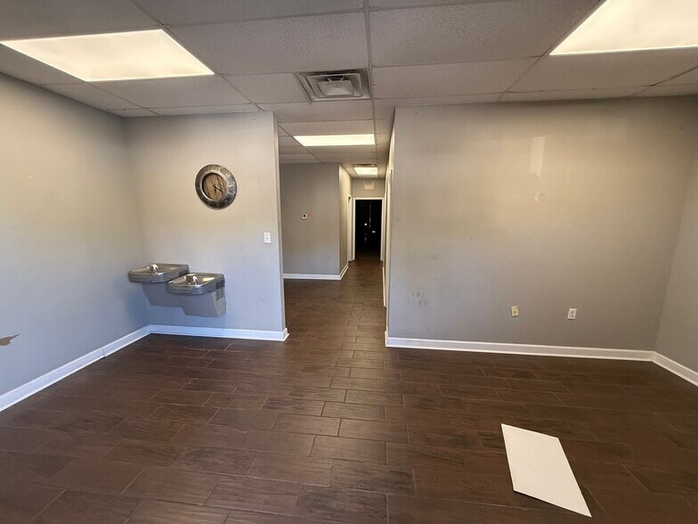 More Photos Of 6232 E Shelby Dr, Memphis Light Distribution For Lease