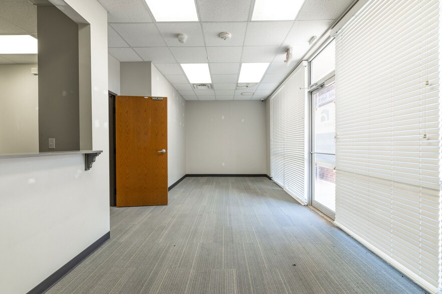 More Photos Of 5460 Main St, Del City Flex For Lease