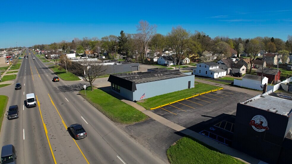 More Photos Of 25611 Van Born Rd, Taylor Freestanding For Sale