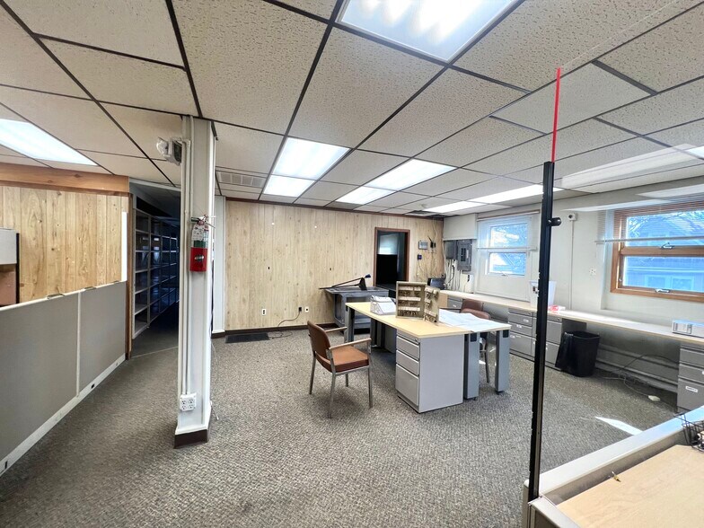 More Photos Of 80-88 Holmes Street, Belleville Warehouse For Sale